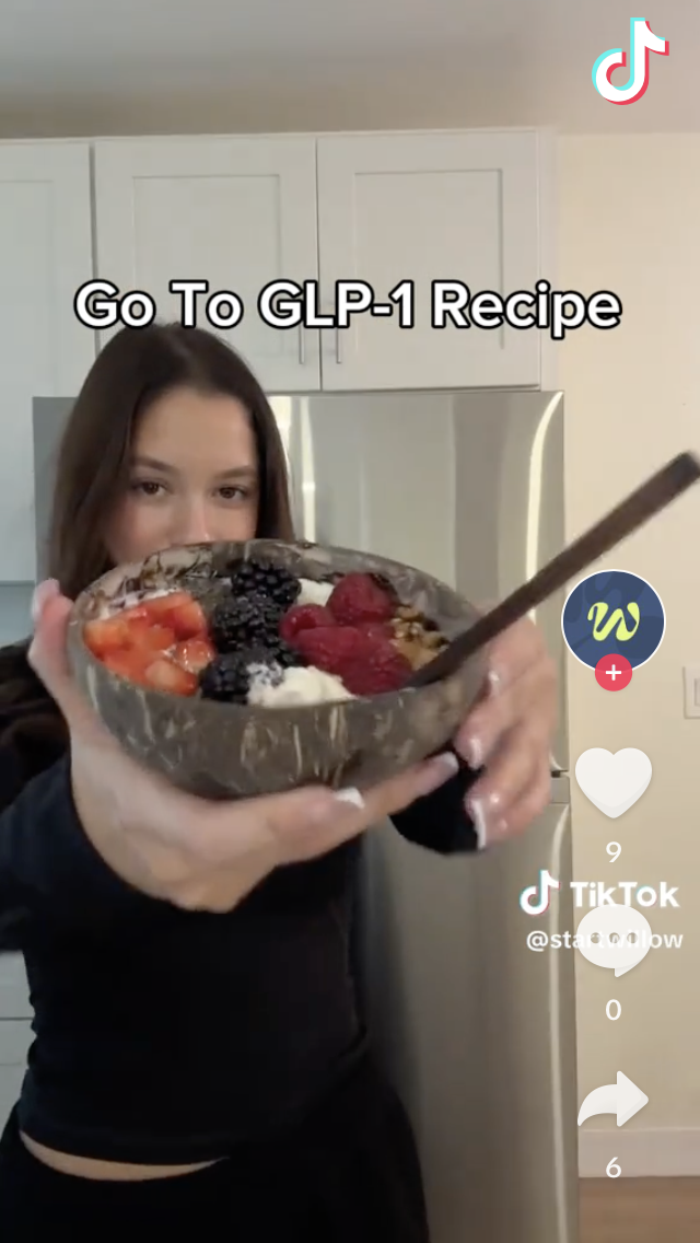 Literally can't get enough of this GLP-1-friendly yogurt bowl! 💖 Protein-packed and perfect for your weight loss glow-up. Who else is loving this vibe?